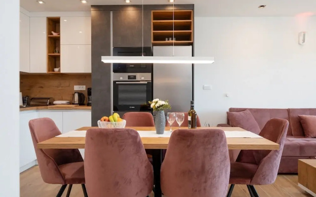 Exquisite and Stylish Apartment Trogir