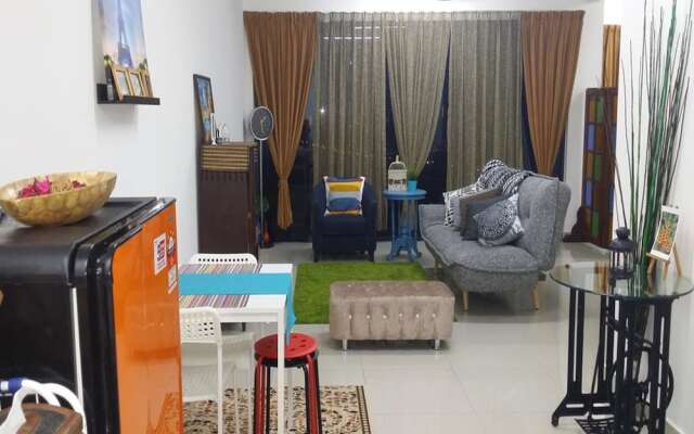 ALAMi Homestay Trefoil