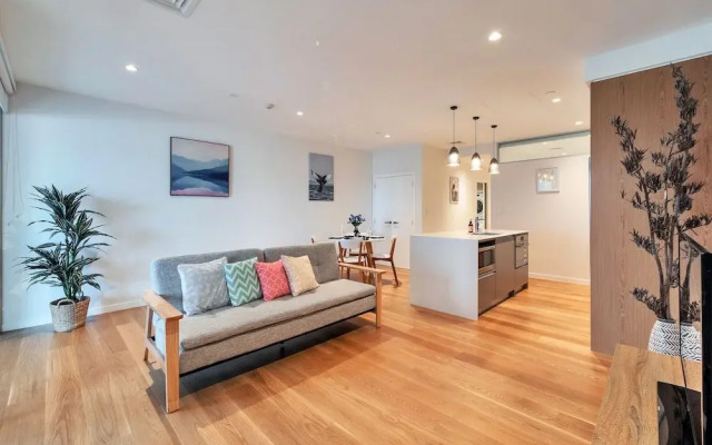 Spacious Mt Eden Apartment