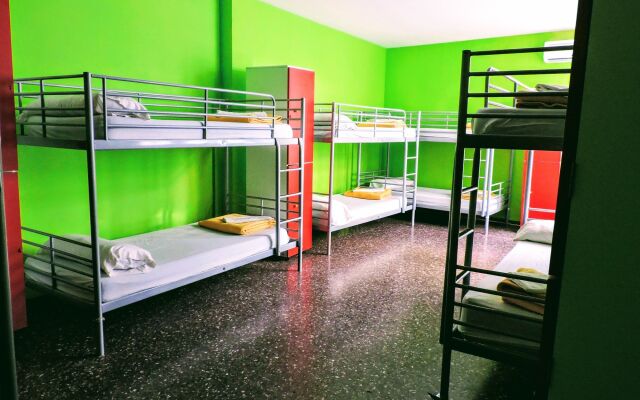 Onefam Les Corts Hostel