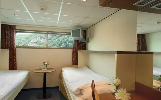 Select MS Serenity - Neuss