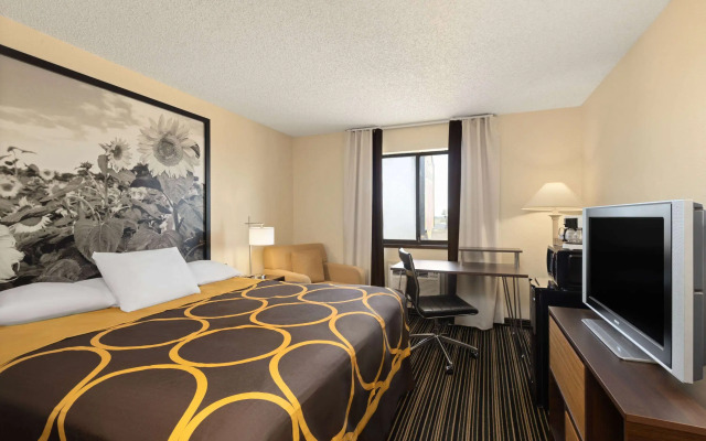 Super 8 by Wyndham Dodge City