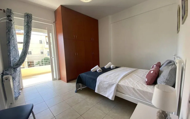 Impeccable Apt Sleeps 5 in Heraklion