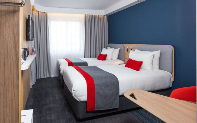 Holiday Inn Express London Luton Airport by IHG