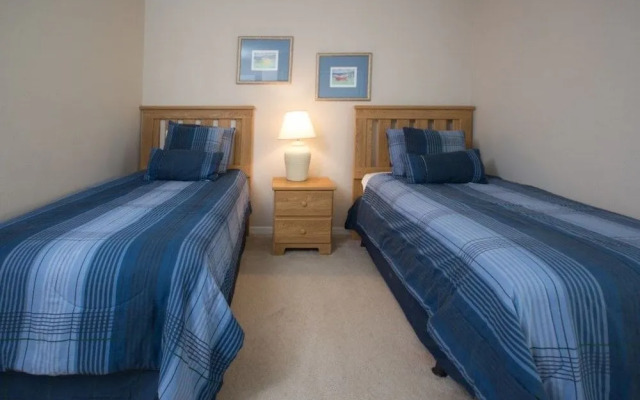 Deborah's Westridge Villa by RedAwning