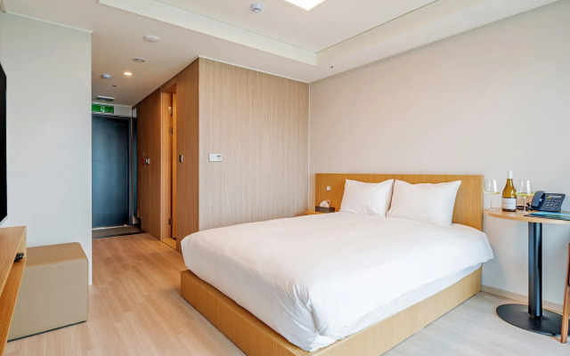 Sokcho I Park Suite Hotel and Residence