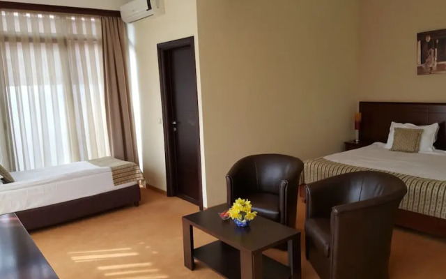 Hotel Contact
