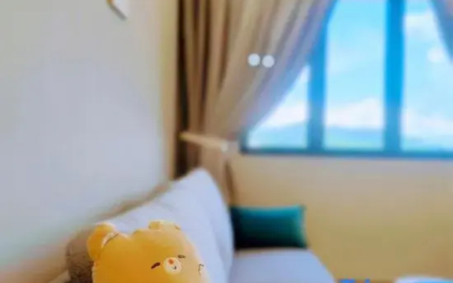 iconic seaview near airport bayan lepas 7pax luxury
