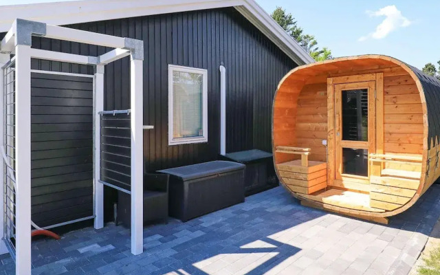 6 Person Holiday Home in Blavand