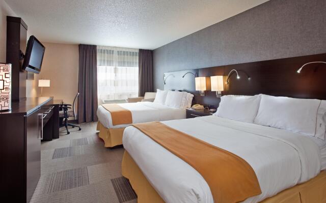 Holiday Inn Express Hotel & Suites Beatrice, an IHG Hotel