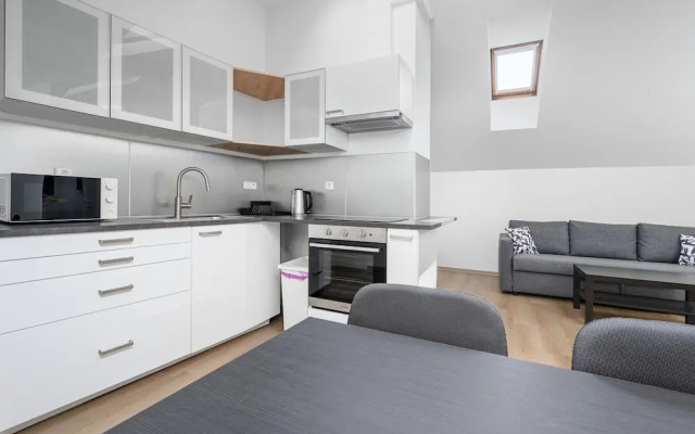 Krakovska Apartment