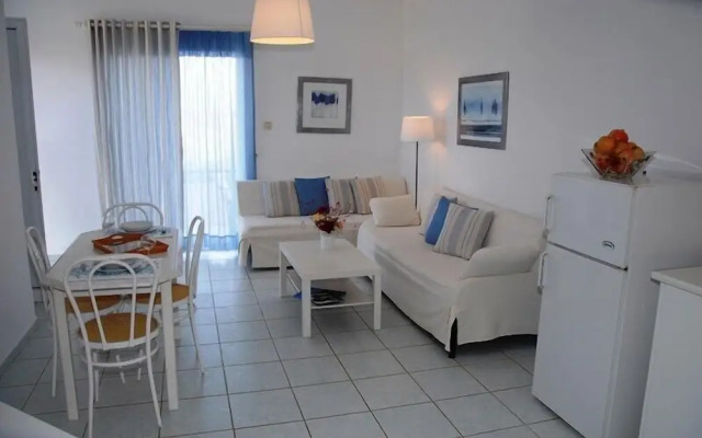 Villa Fleria Seaside Studios & Apts