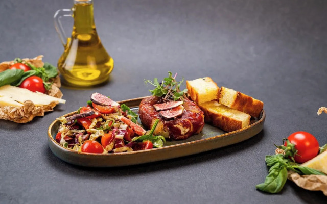 HOW Boutique and Hotel