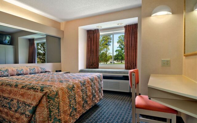 Regency Inn and Suites Atlanta / Lawrenceville GA