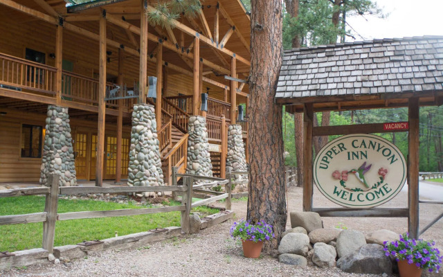 Upper Canyon Inn & Cabins