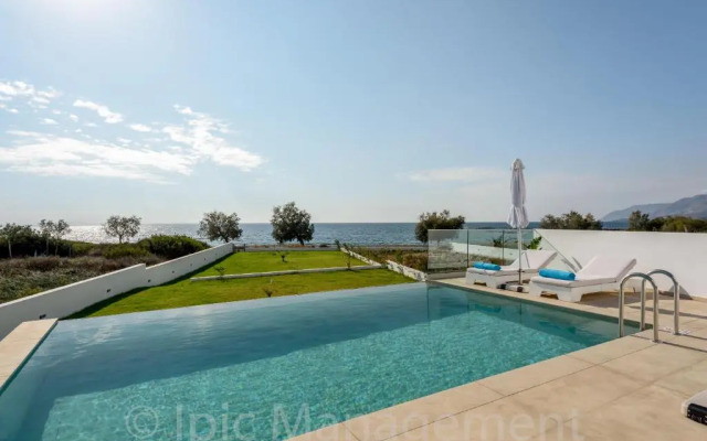 Villa Pelagia Seafront Villa Pelagia Superb New Listing2021
