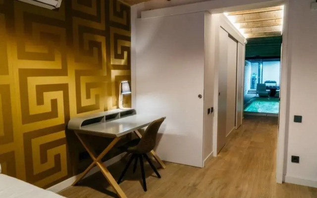 LUXURY apartment with private pool