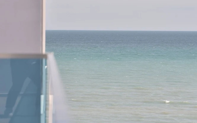 Wave 3 Promenada Apartments