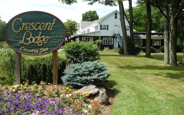 Crescent Lodge and Country Inn - Adults Only