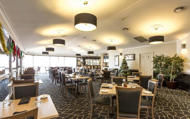 Cattleman's Country Motor Inn & Serviced Apartments