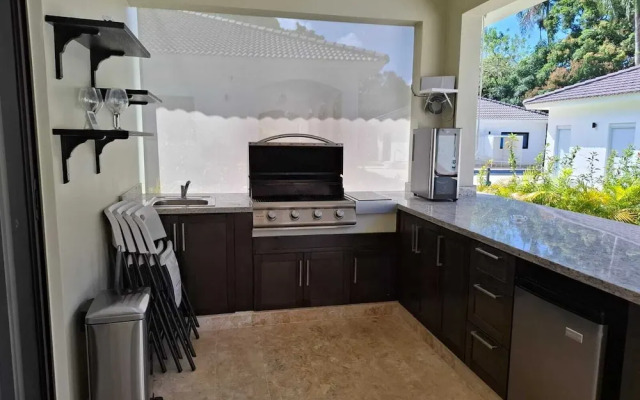 Luxury 5 Bedrooms Villa in Hispañola -sosua