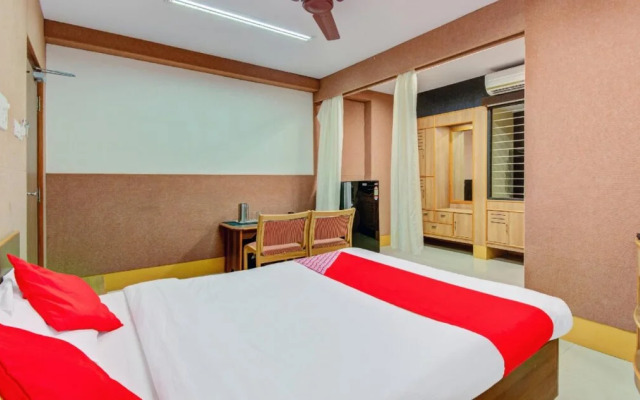 OYO 1327 Inchara Hotel