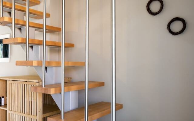 Theros Suites