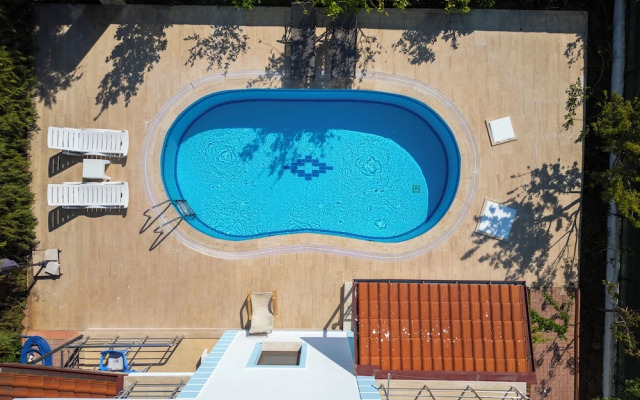 Talia deniz manzaralı 4 odalı lüks Villa