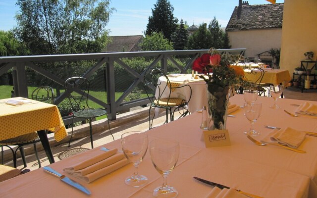 Hôtel Restaurant La Borne Impériale