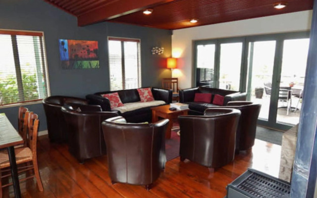 Omau Settlers Lodge Motel