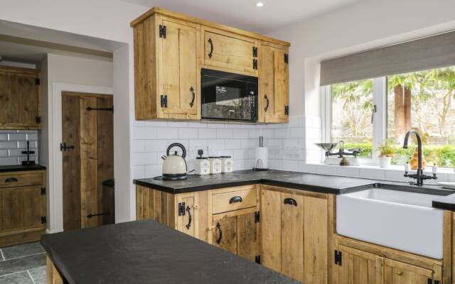 Bridgend House B & B