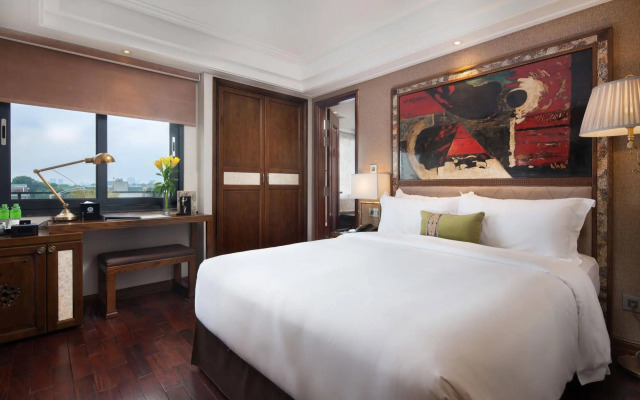 Peridot Gallery Classic Hotel