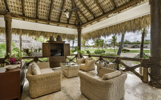 Luxury Villa with Beachfront Eden Roc