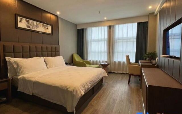 Wuyihai International Hotel (Huanghe Jiaotong College High-speed Railway Station)