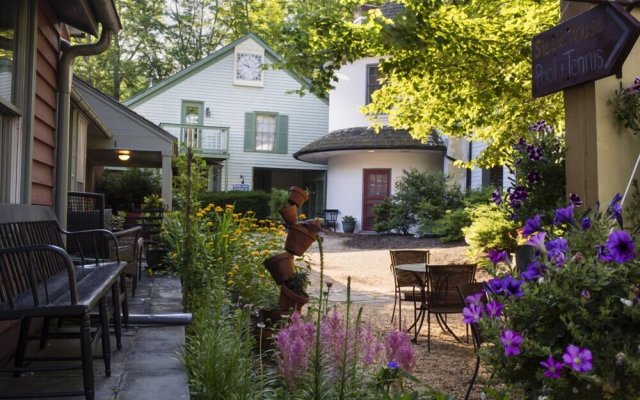 The Inn at Gristmill Square