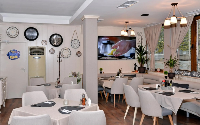Hotel Cosmos