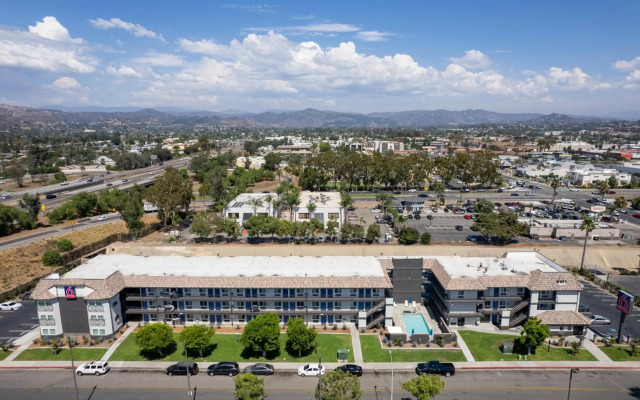 Motel 6 Escondido, CA