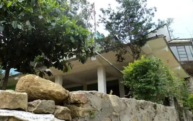 Achinika Holiday Inn