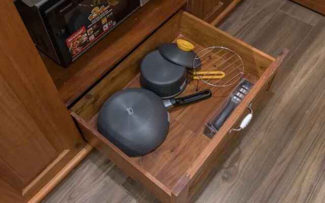 Woody House Boutique