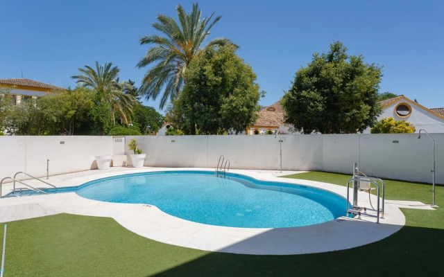 Real Escuela Home Surthy Apartments