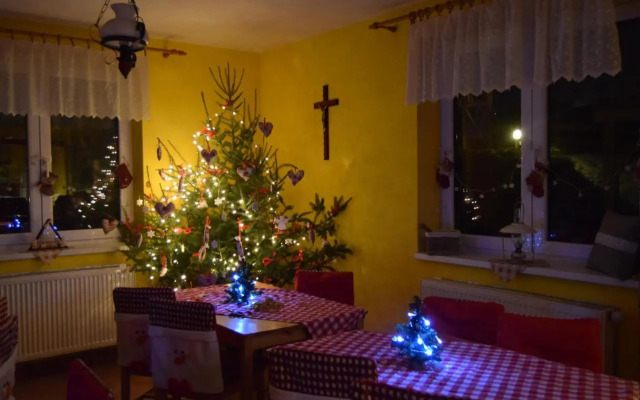 Garni Limbový Dvor