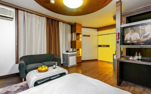 MK Hotel