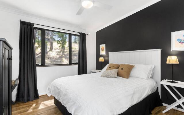 Karawatha Cottages B&B