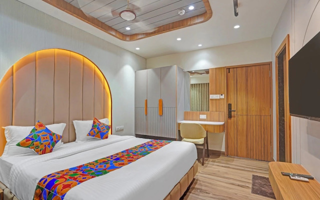 Fabhotel Raj Palace I