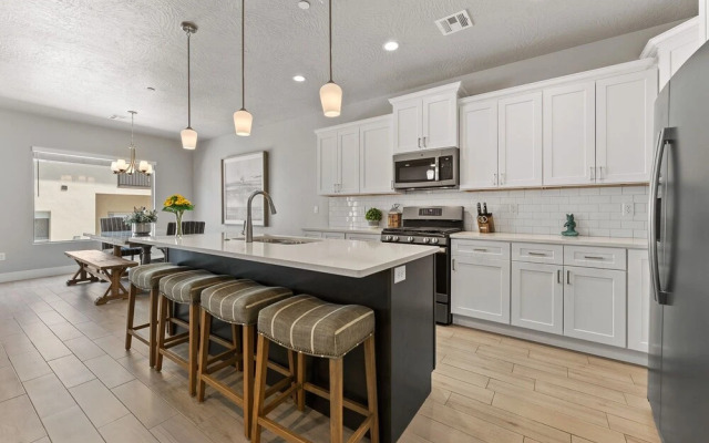 Winner, Winner! 13 Bedroom Home