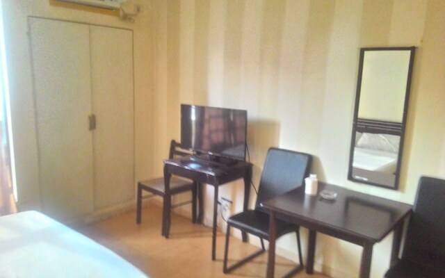 OYO 769 Poblacion Suites Polaris