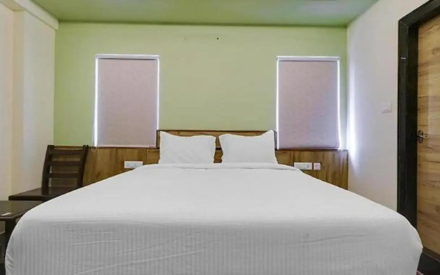 Townhouse OAK Hotel SVA