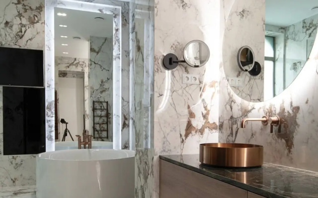 Luxury Penthouse In Downtown