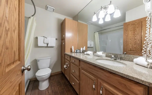 222 Bldg B 1 Bedroom Condo