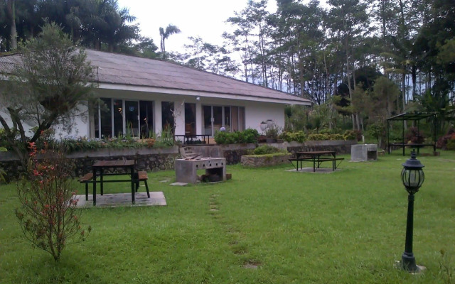 VILLA AKIRA, Mountain View Getaway